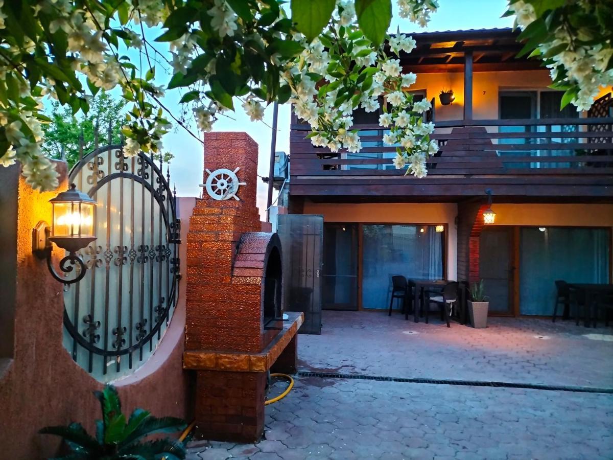 Casa Cristina Corbu Hotel Exterior photo